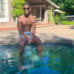 Meet your Posher, Devin